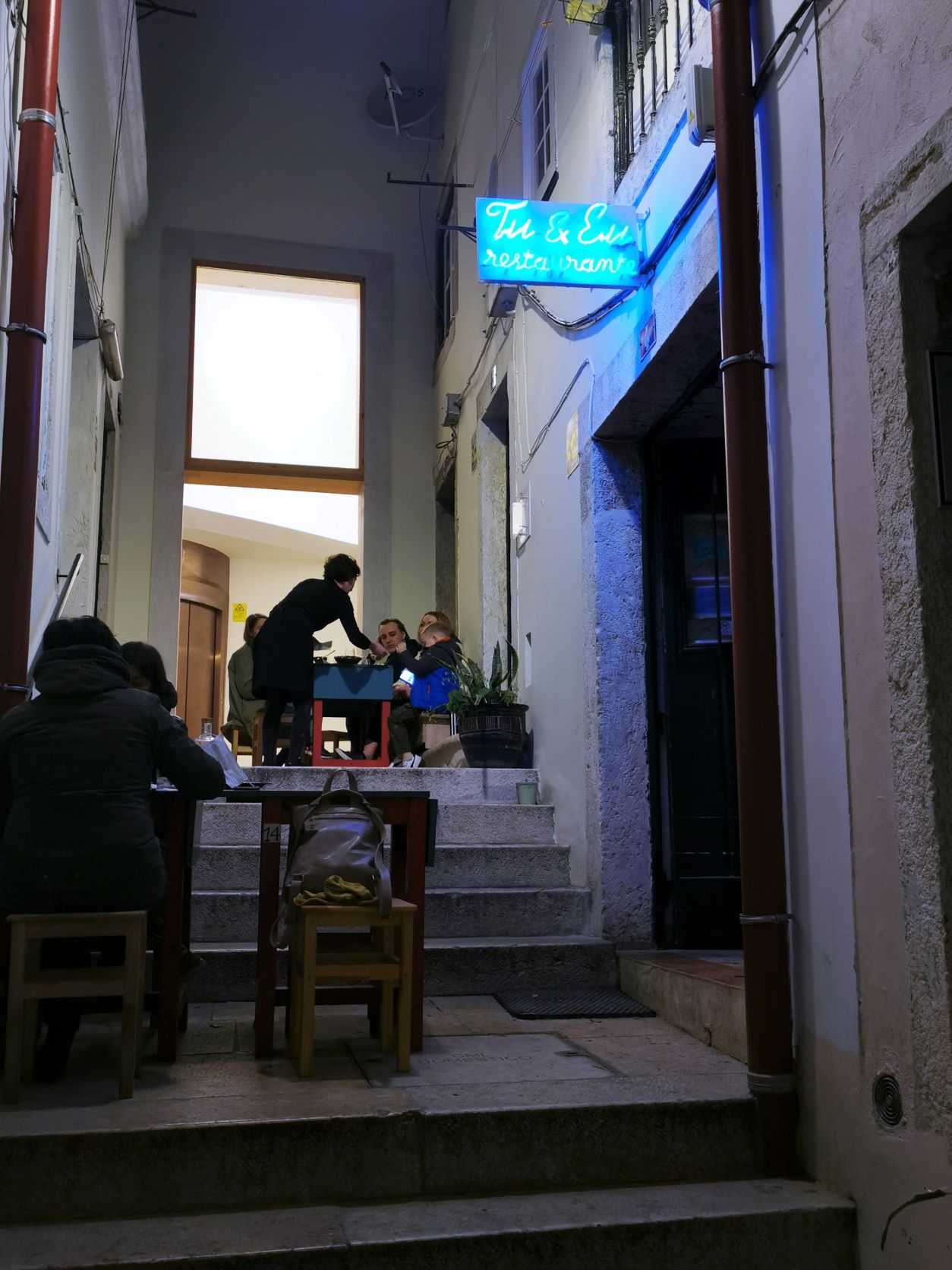 alfama lisboa tu e eu 2 