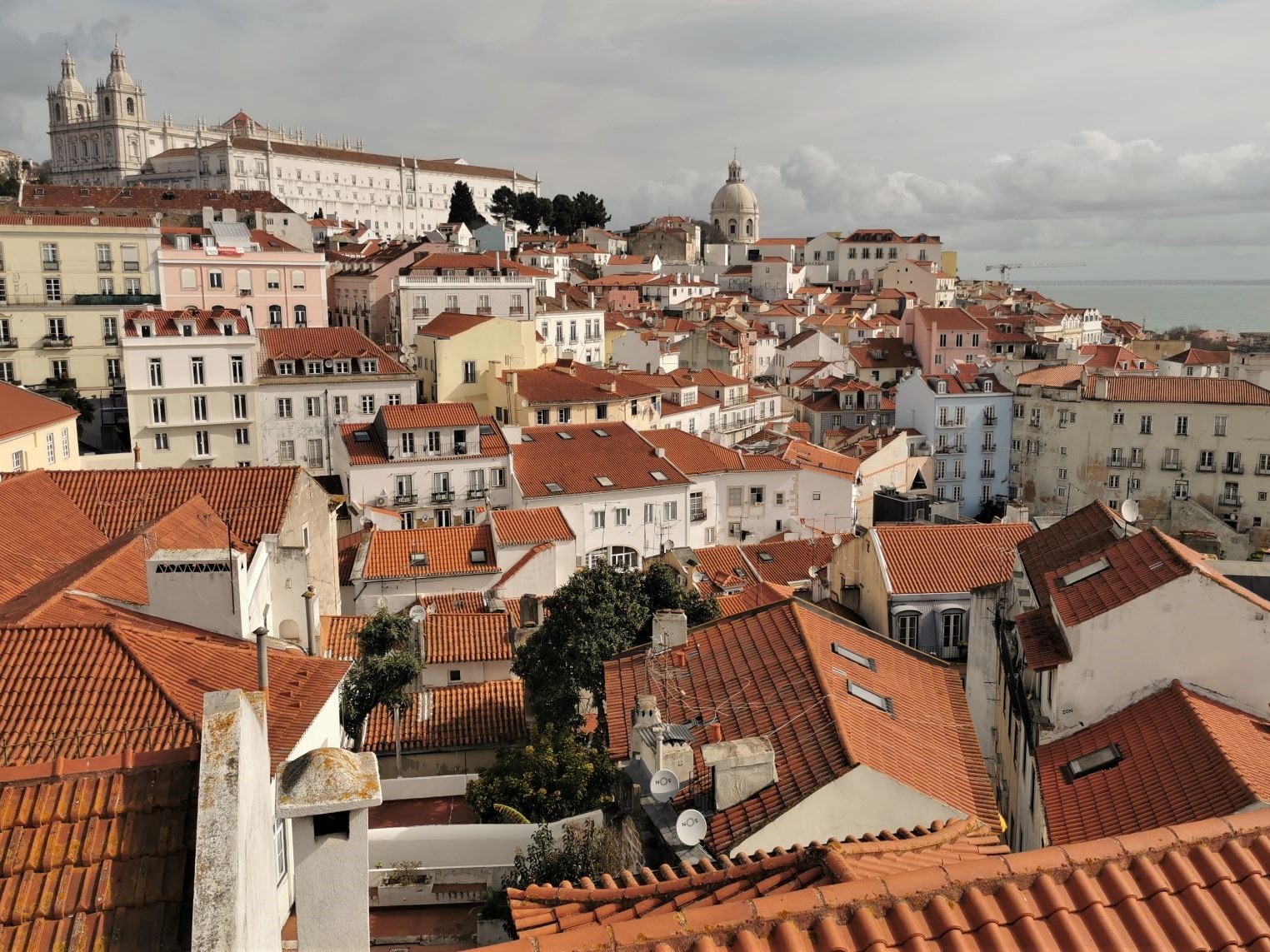 alfama tetti