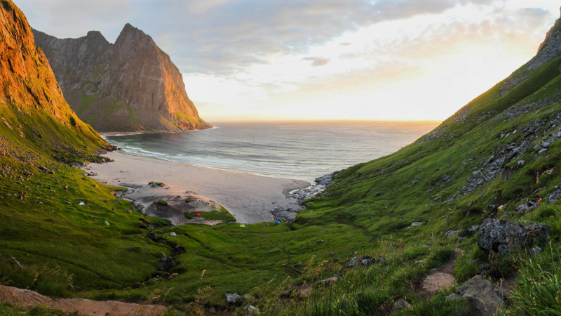 kvalvika beach sunset